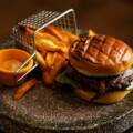 Bir Hamburgerden Çok Daha Fazlası: ELLI Lounge’un Gurme Burger Sırları
